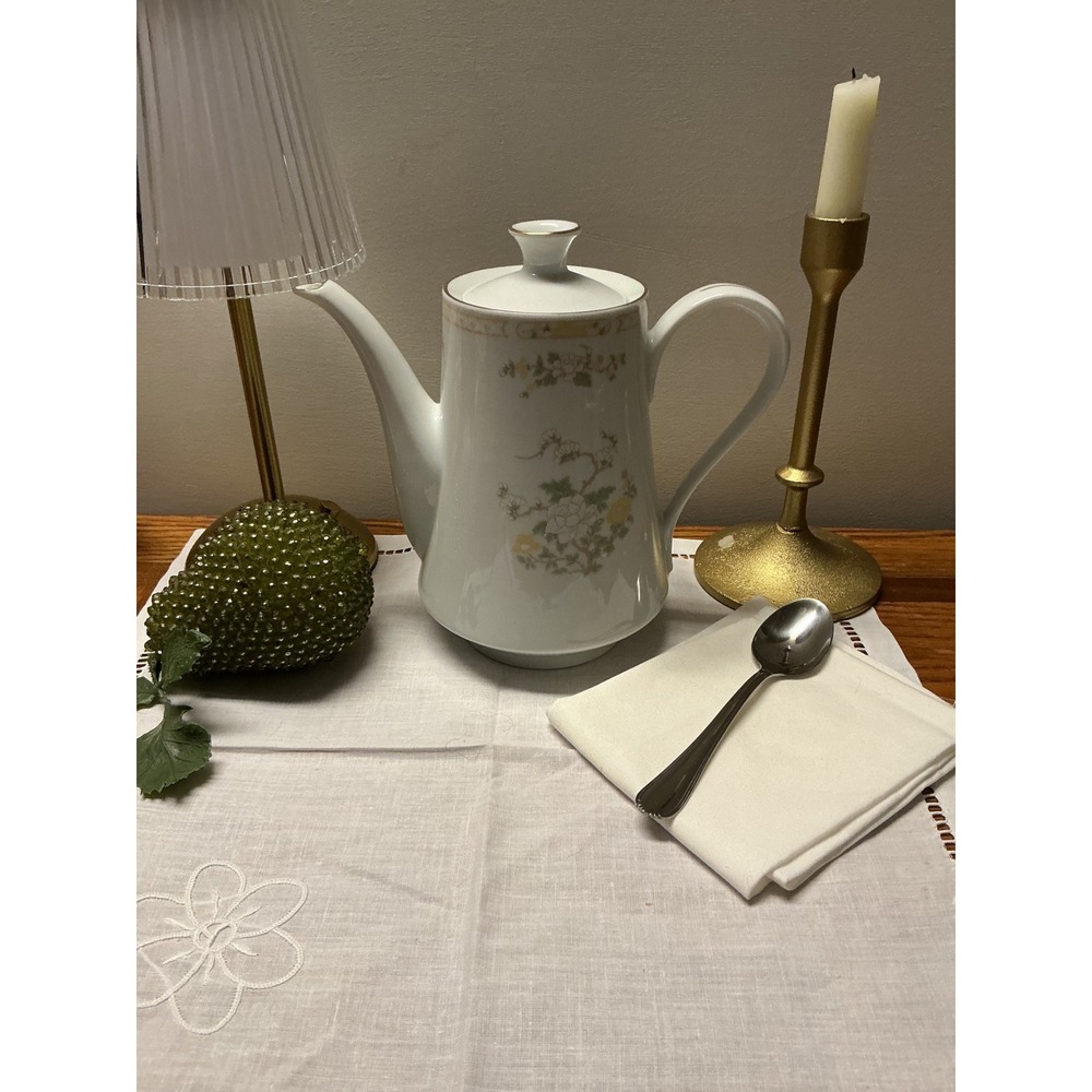 Liling Fine China Yung Shen Floral Coffee Pot Gold Trim Porcelain Tea Server